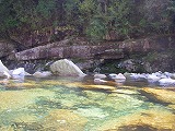 魚飛び渓谷