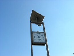 太陽光の時計の写真
