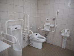 構内多機能トイレの写真