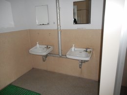 洋式トイレ手洗い器の写真