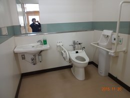 多機能トイレ内部の写真
