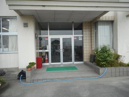 正面玄関の写真