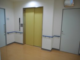 2Fへのエレベーターの写真