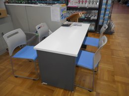 商談用のテーブルの写真