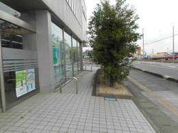 平坦な外部通路の写真