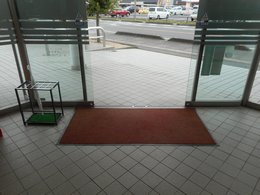 入口内部・ATMコーナーへの写真